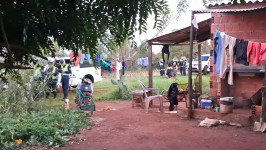 Quintal da casa de Carlos é periciado. (Foto: Marciano Cândia/Última Hora)