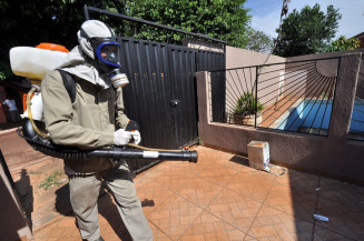 Trabalho de combate aos focos do mosquito Aedes aegypti continua em todos os bairros de Dourados. Foto: A. Frota