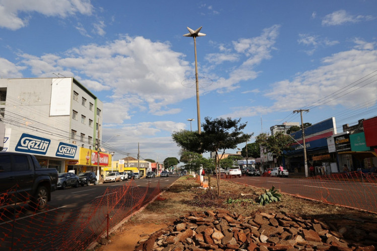 Serviço iniciou pela  Avenida Marcelino Pires, no trecho entre as ruas Firmino Vieira de Matos e João Rosa Góes - Fotos: A. Frota