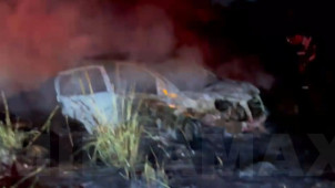 Carro com maconha que pegou fogo. (Foto: Midia Max/CBMS)