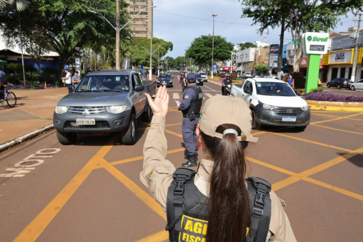 Ações de diálogo e orientação acontecem de forma constante em Dourados visando incentivar um trânsito mais seguro e responsável- Fotos A.Frota/Arquivo