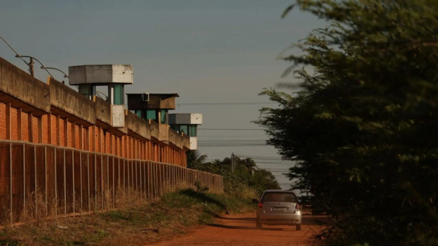 Torres de segurança do Estabelecimento Penal Jair Ferreira de Carvalho, conhecido como Presídio de Segurança Máxima. (Foto: Pietra Dorneles, Jornal Midiamax)