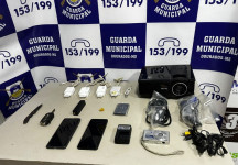 Parte dos equipamentos furtados da Central de Atendimento ao Cidadão recuperados pela Guarda Municipal. Foto: Divulgação/GMD