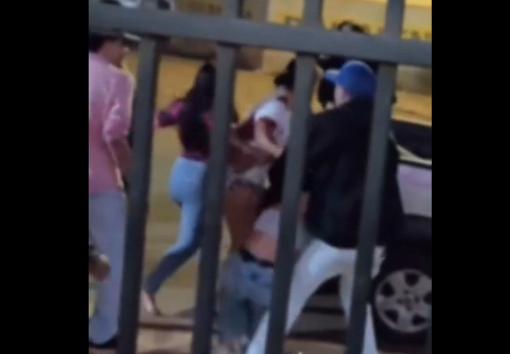 Vídeo mostra briga generalizada em conveniência e ação da PM para conter confusão