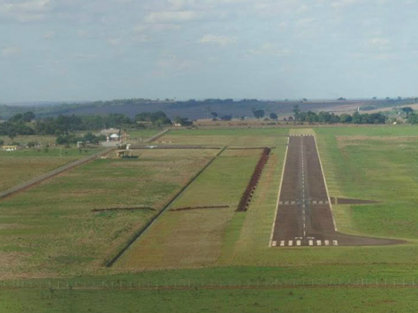 Pista do aeroporto de Dourados será ampliada
foto - Franz Mendes