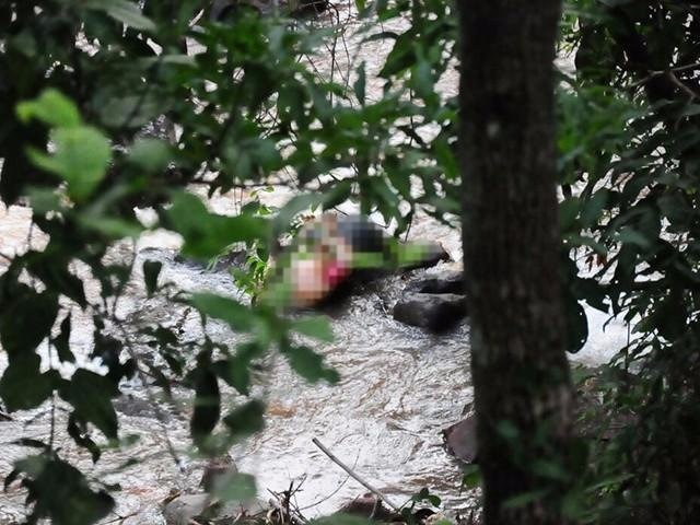 Corpo foi encontrado sobre pedras perto de Cachoeira
foto - Divulgação