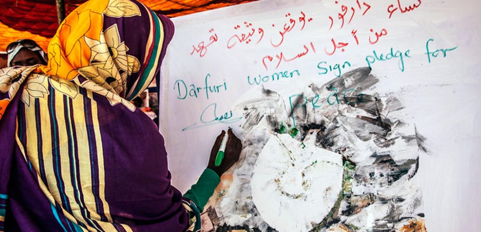 As mulheres desempenharam um papel proeminente no processo de transição política no Sudão, o que resultou em mulheres ocupando cargos de liderança no governo, incluindo a primeira mulher ministra das Relações Exteriores e chefe de Justiça do país. Foto: UNAMID/Mohamad Almahady